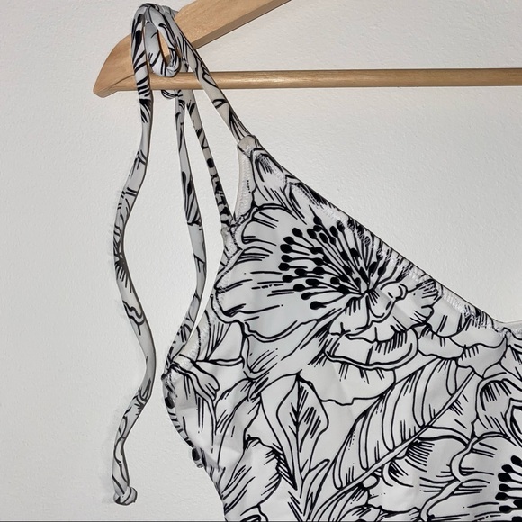 Ele Swims White Floral Sienna One Piece - Picture 4 of 7